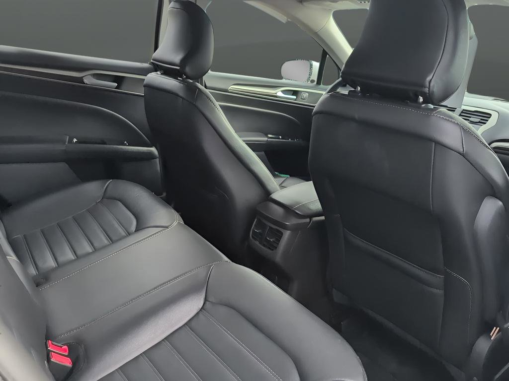 Used 2016 Ford Fusion SE w/ Equipment Group 202A image 15