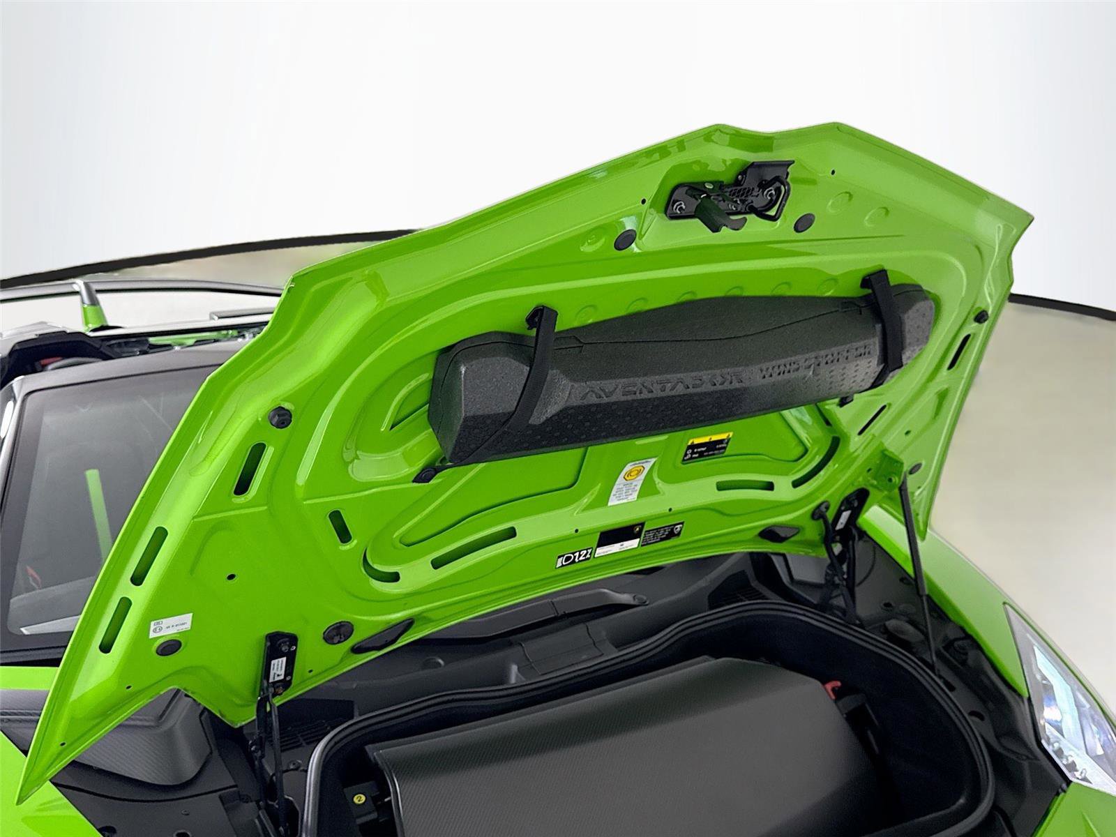 Used 2021 Lamborghini Aventador SVJ image 36