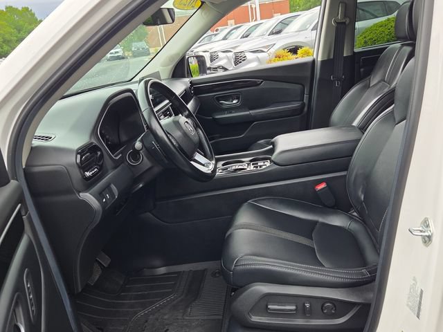 Used 2025 Honda Pilot EX-L image 8