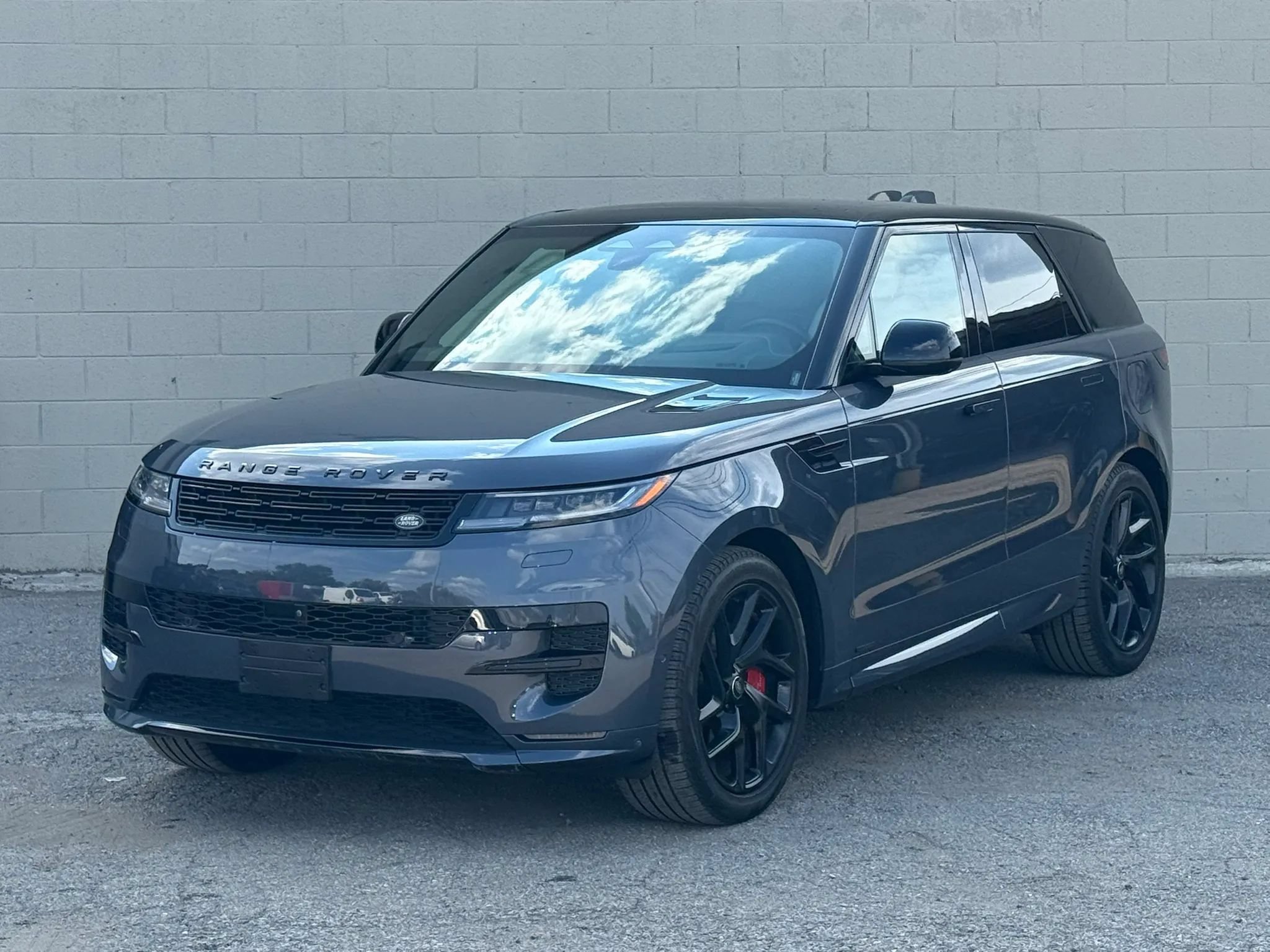 Used 2024 Land Rover Range Rover Sport Autobiography AWD/4WD image 2