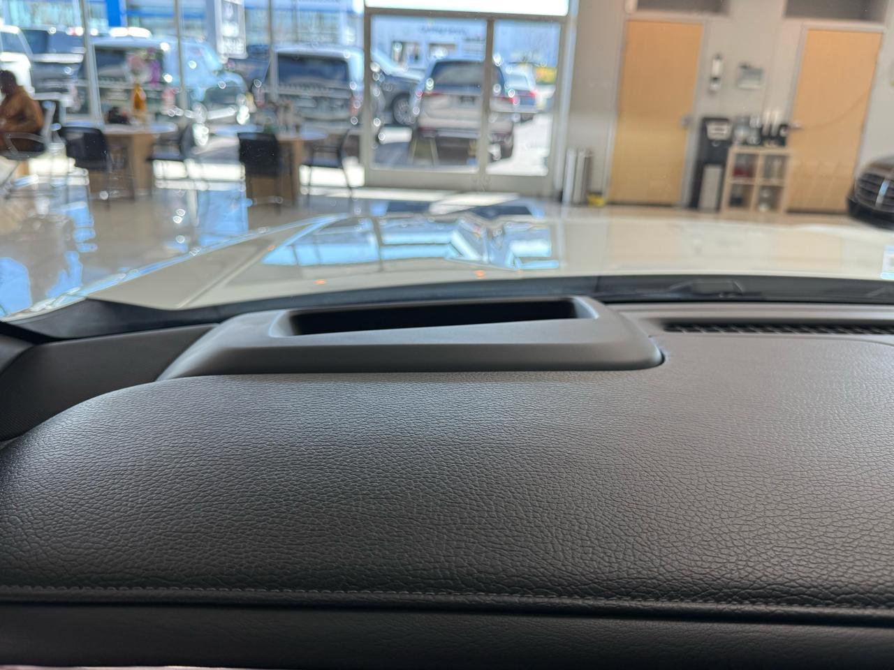 Used 2021 GMC Yukon Denali w/ Denali Premium Package image 17