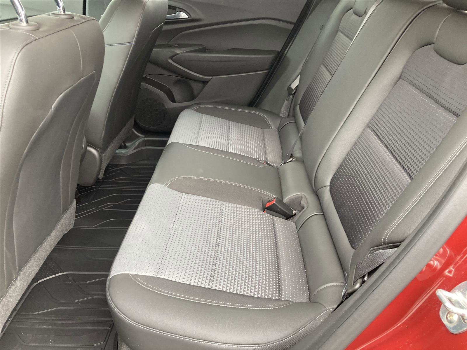 Used 2024 Chevrolet Trax LT w/ Driver Confidence Package image 30