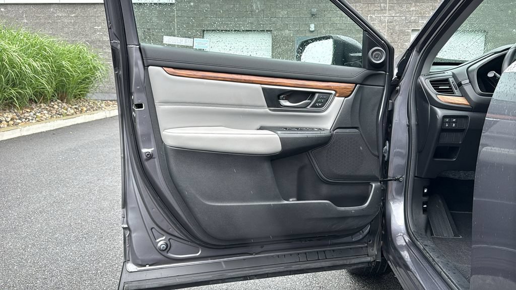 Used 2022 Honda CR-V Touring image 11