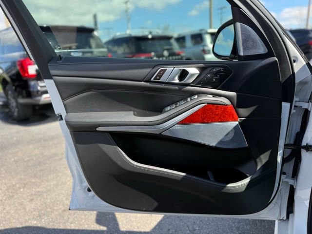 Used 2024 BMW ALPINA XB7 image 12