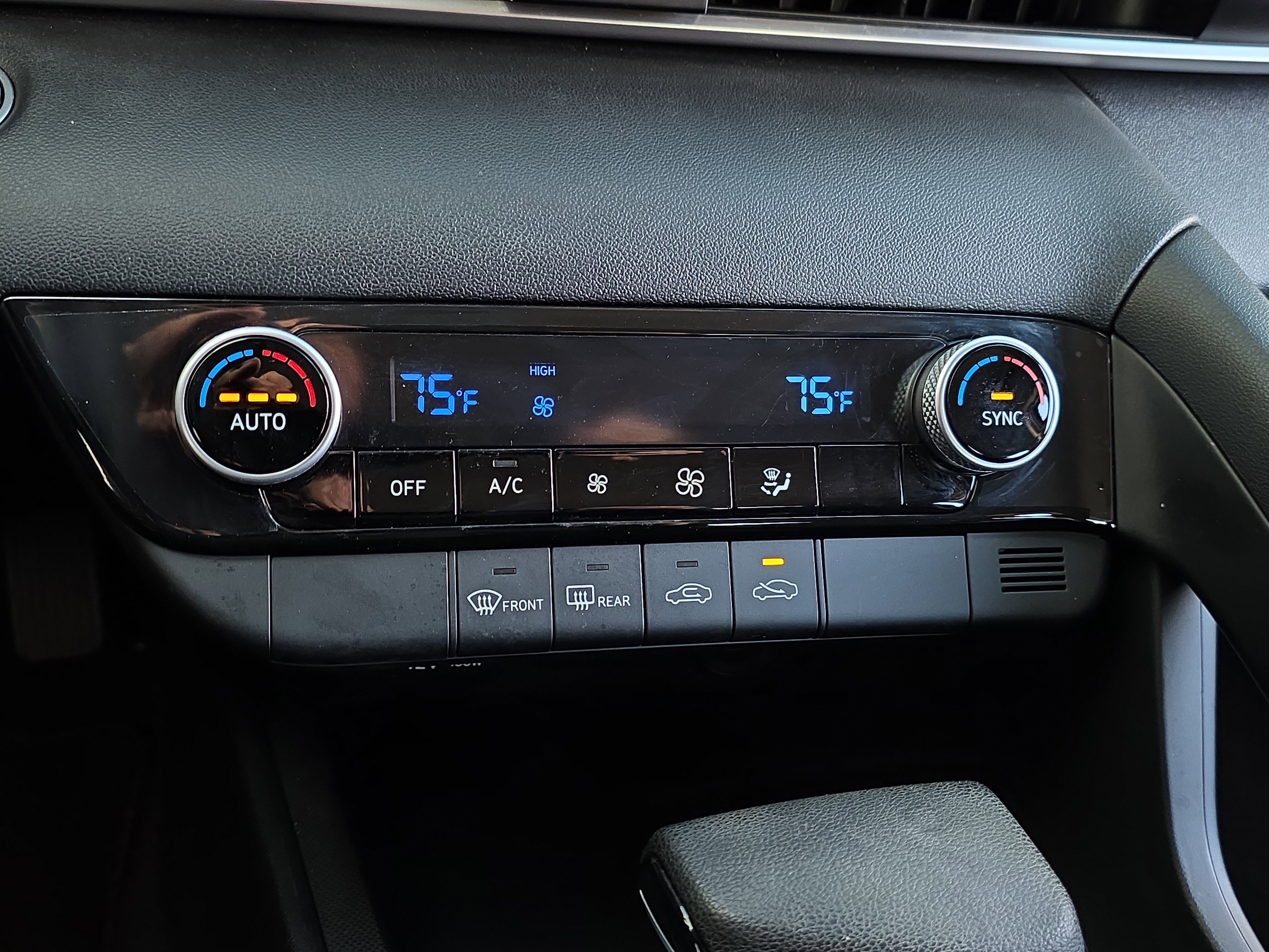 Used 2022 Hyundai Elantra SEL image 20