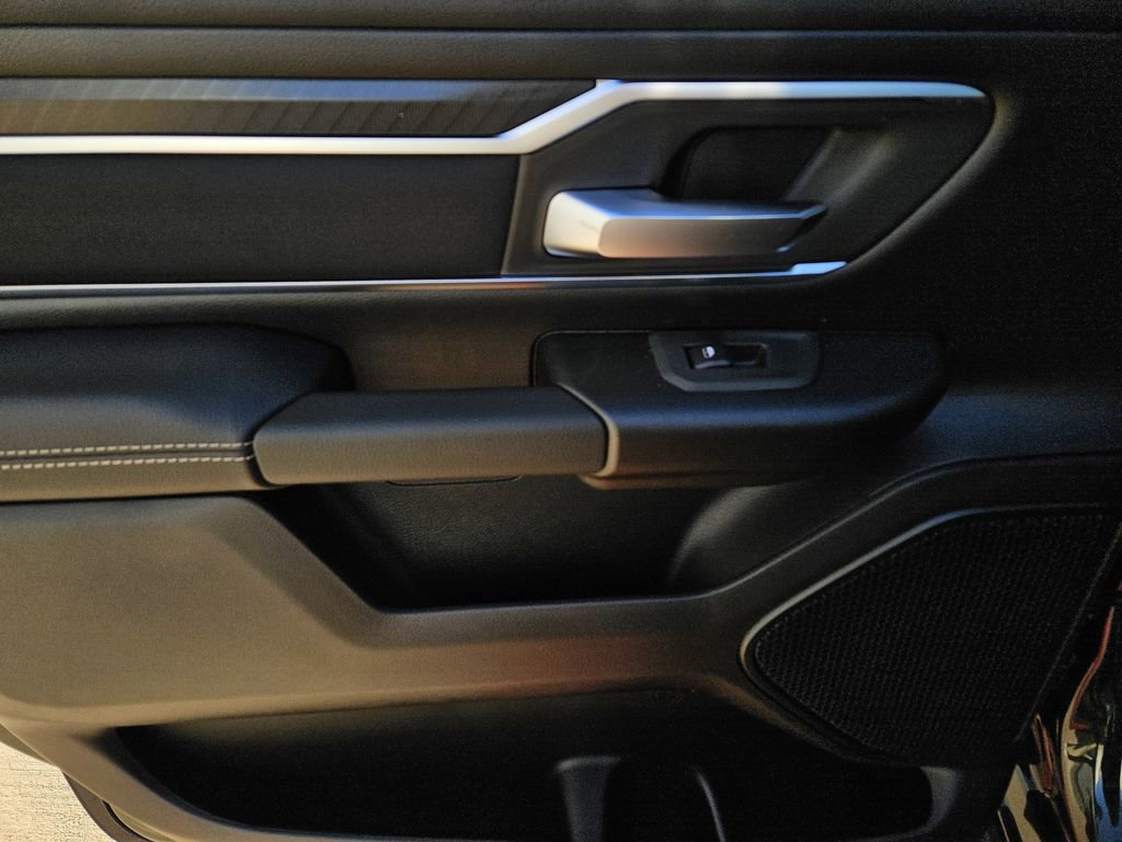 New 2026 RAM 1500 4x4 Crew Cab image 13