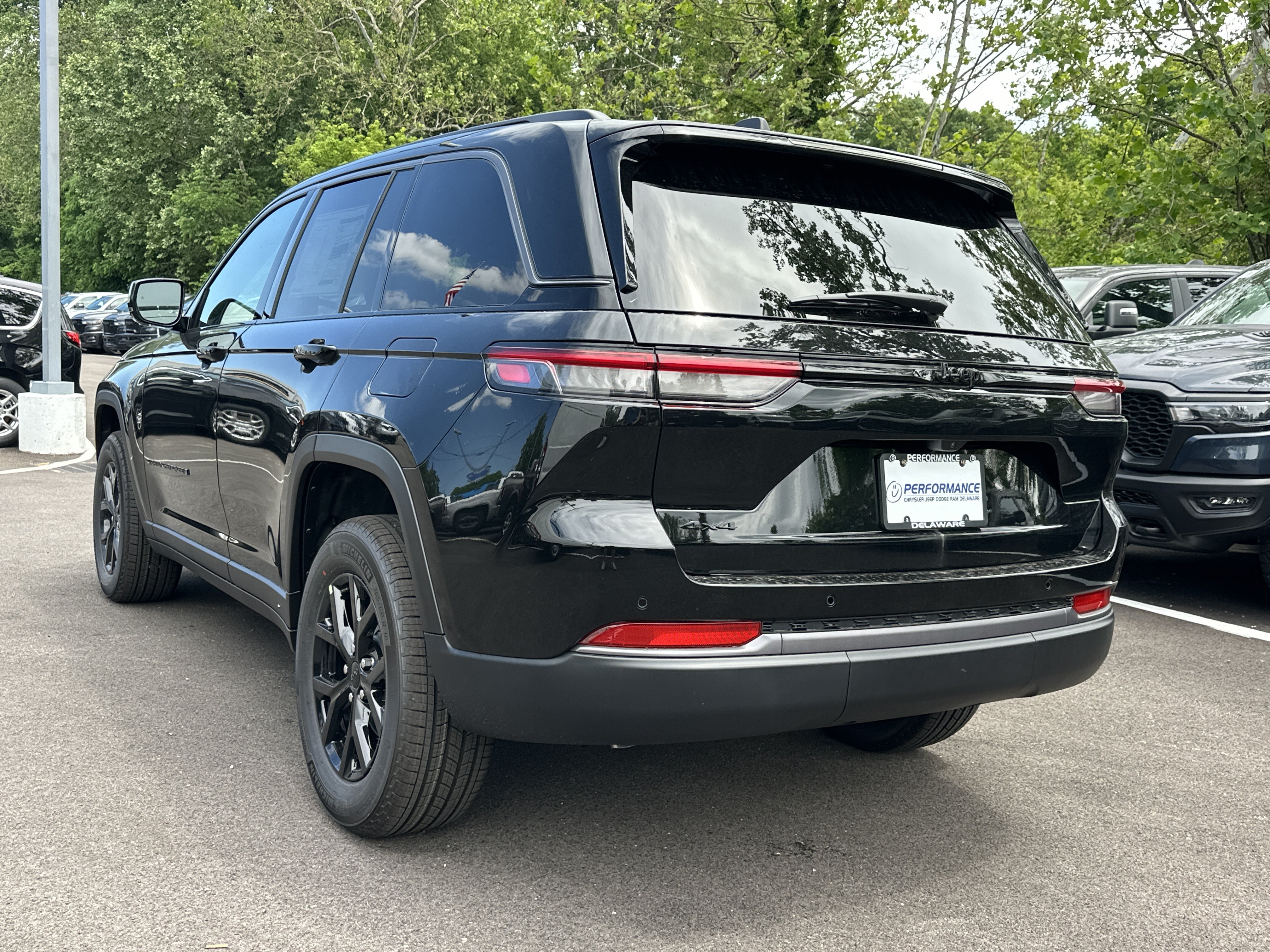 New 2026 Jeep Grand Cherokee Altitude AWD/4WD image 24