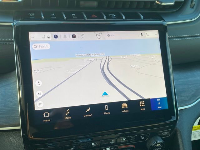 New 2025 Jeep Grand Cherokee Limited w/ Luxury Tech Group II image 3