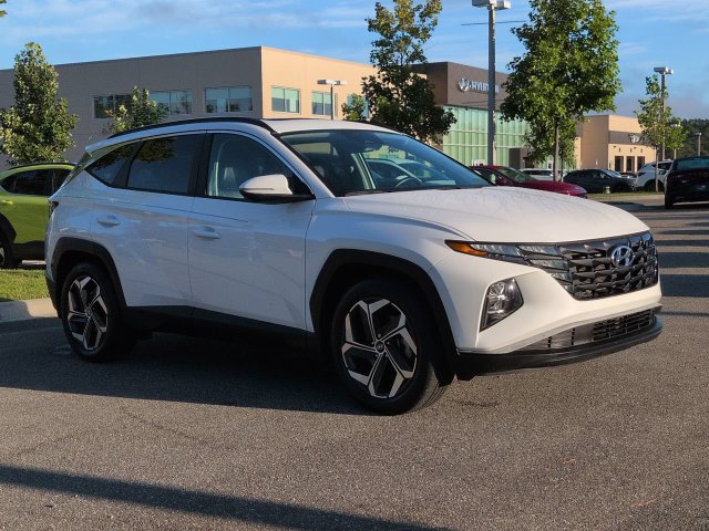Certified 2024 Hyundai Tucson SEL w/ Convenience Package FWD image 3