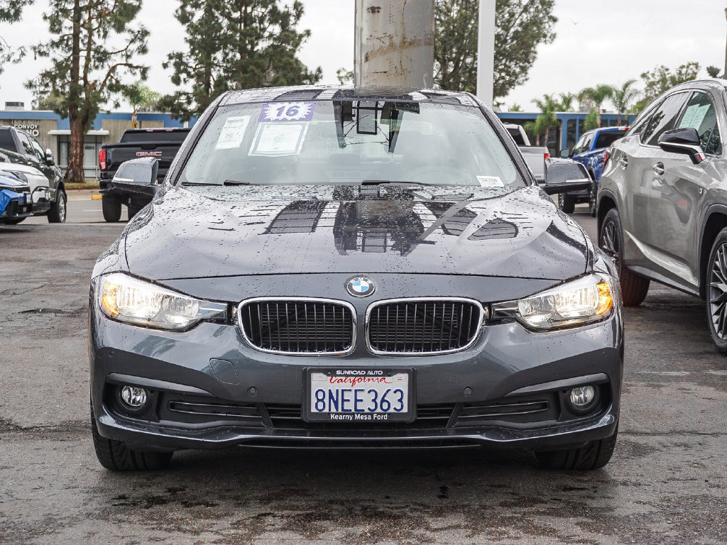 Used 2016 BMW 320i Sedan RWD image 2