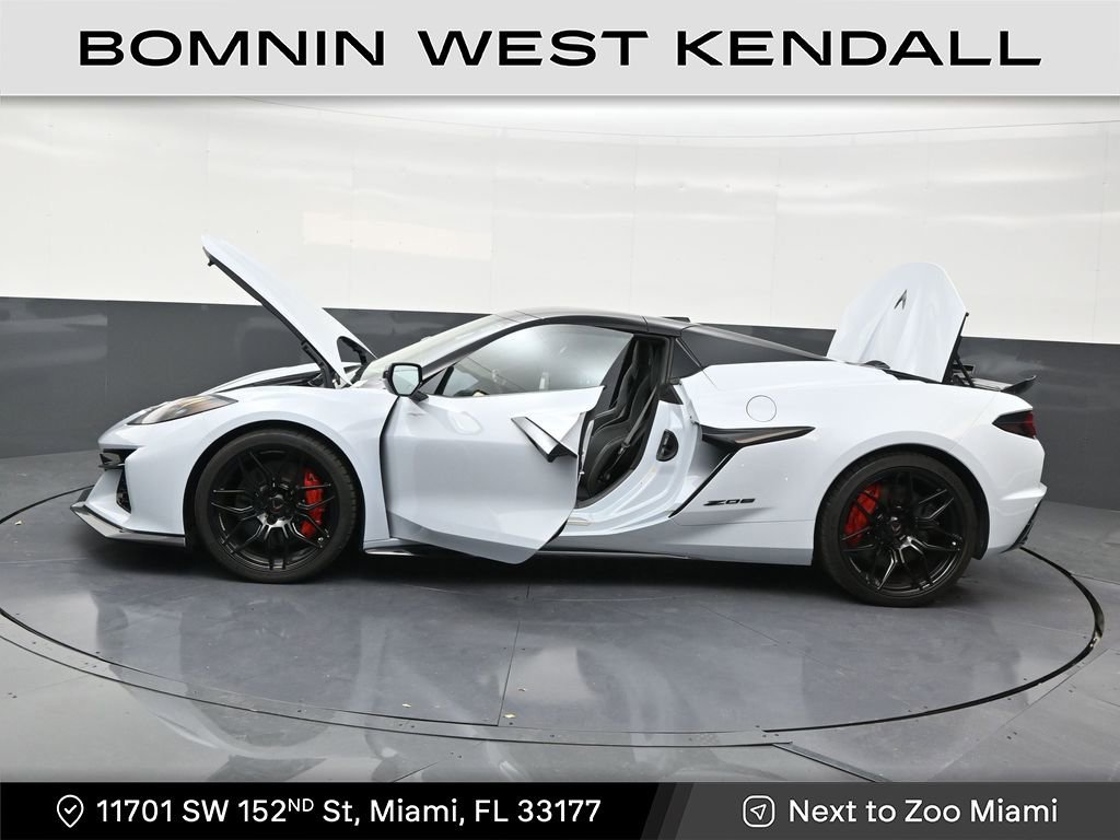 Used 2023 Chevrolet Corvette Z06 w/ Stealth Interior Trim Package image 30