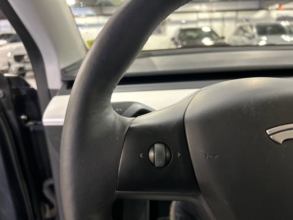 Used 2023 Tesla Model Y Long Range image 13