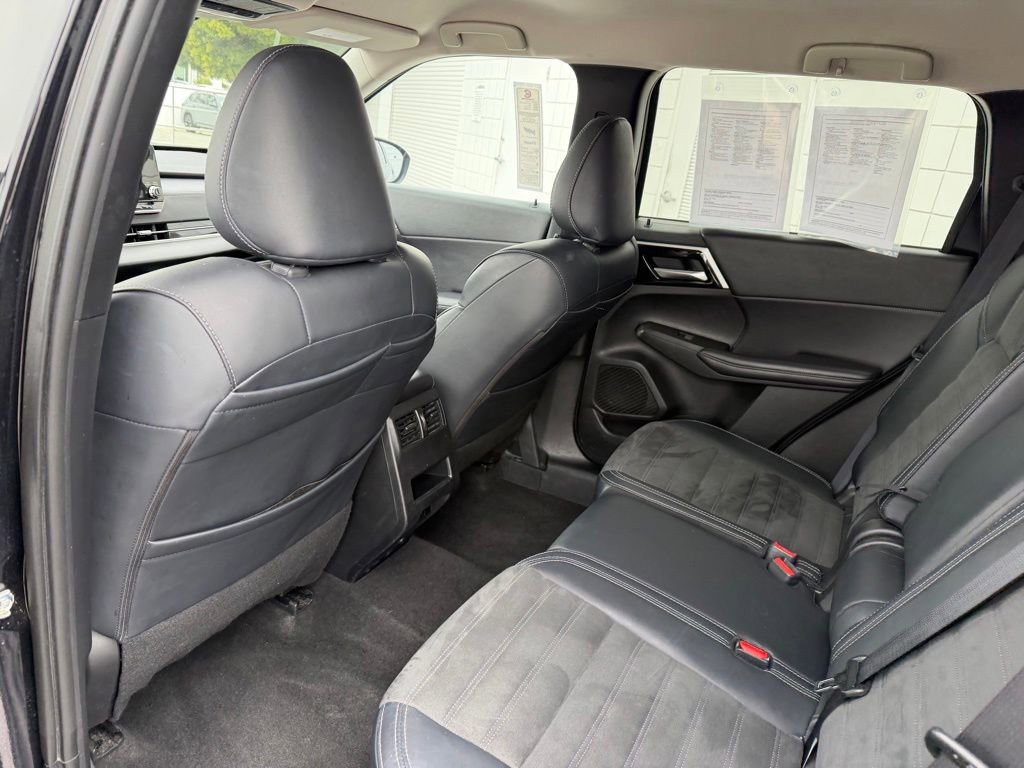 Used 2024 Mitsubishi Outlander SE FWD image 17