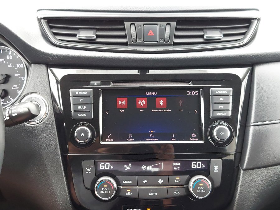 Used 2018 Nissan Rogue SV AWD/4WD image 14