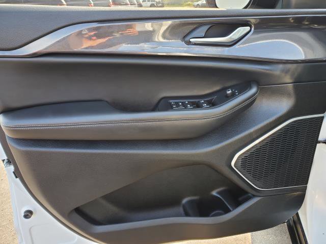 Used 2022 Jeep Grand Cherokee Altitude image 21