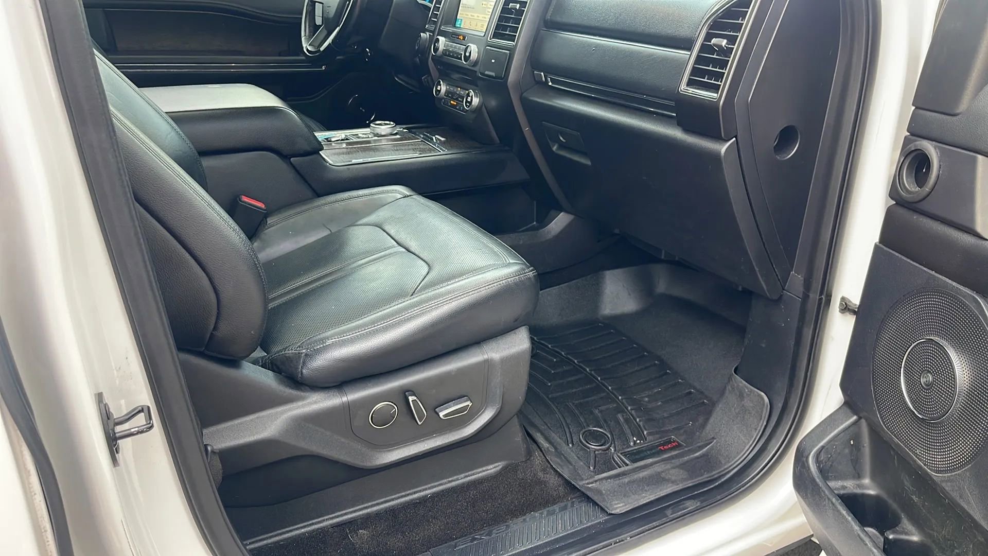 Used 2018 Ford Expedition Max Limited w/ Equipment Group 301A image 35