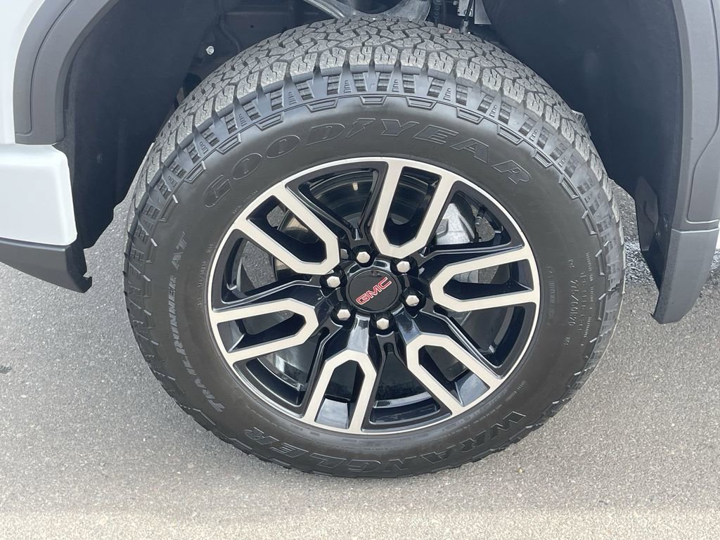 Used 2025 GMC Sierra 1500 AT4 image 33