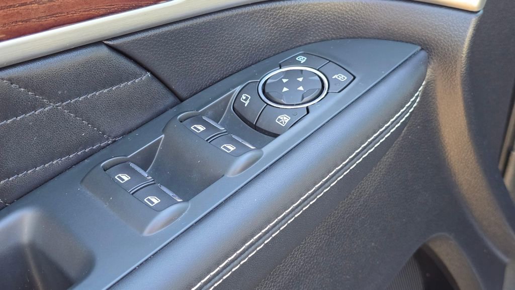 Used 2018 Ford Explorer Platinum AWD/4WD image 25