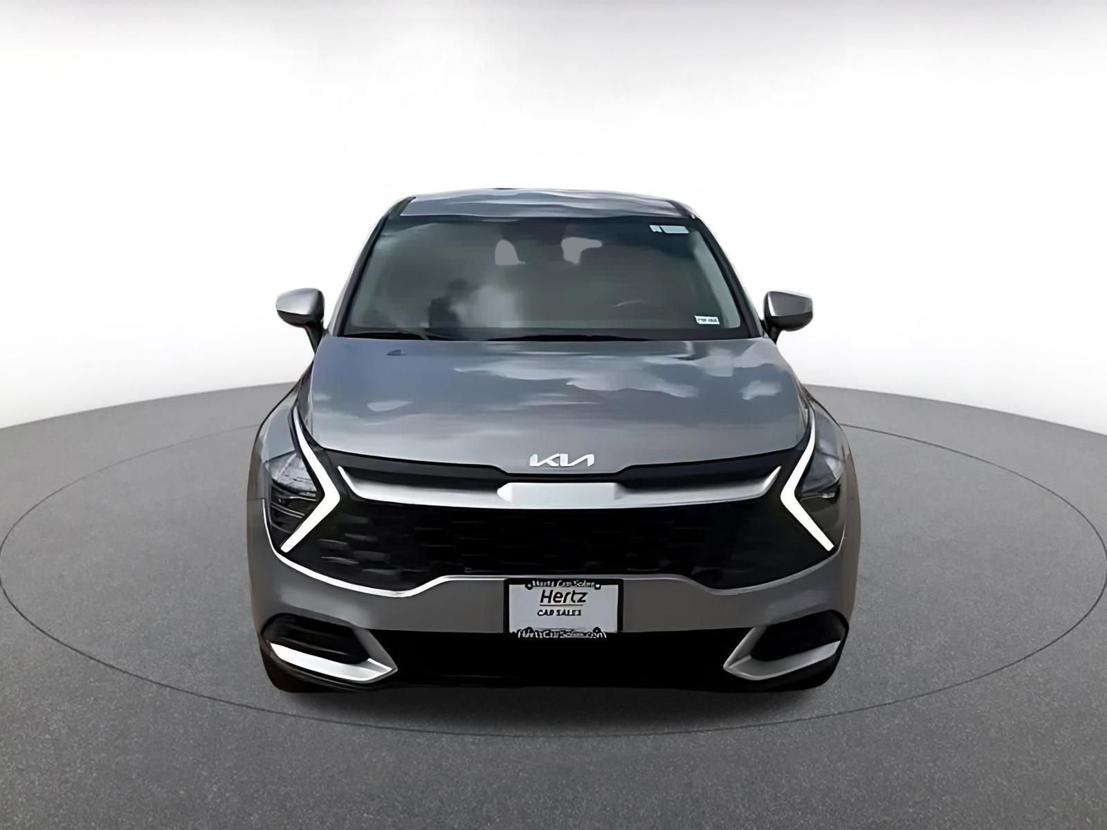 Used 2025 Kia Sportage LX image 4