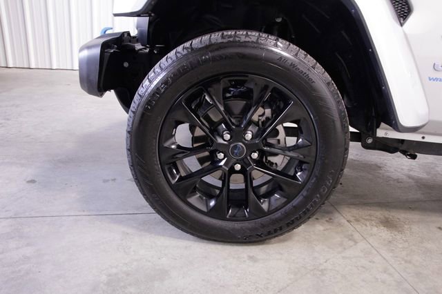 Used 2024 Jeep Wrangler Unlimited Sahara w/ Technology Group image 10