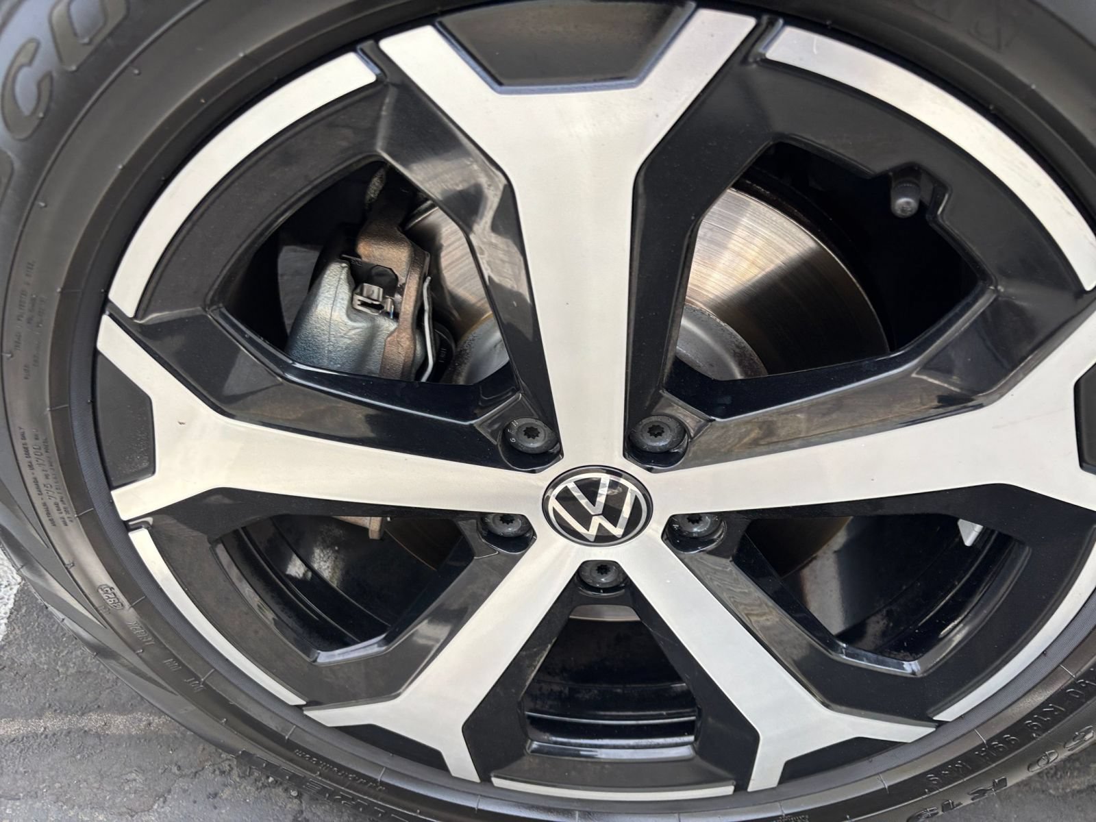 Used 2026 Volkswagen Tiguan SE AWD/4WD image 31
