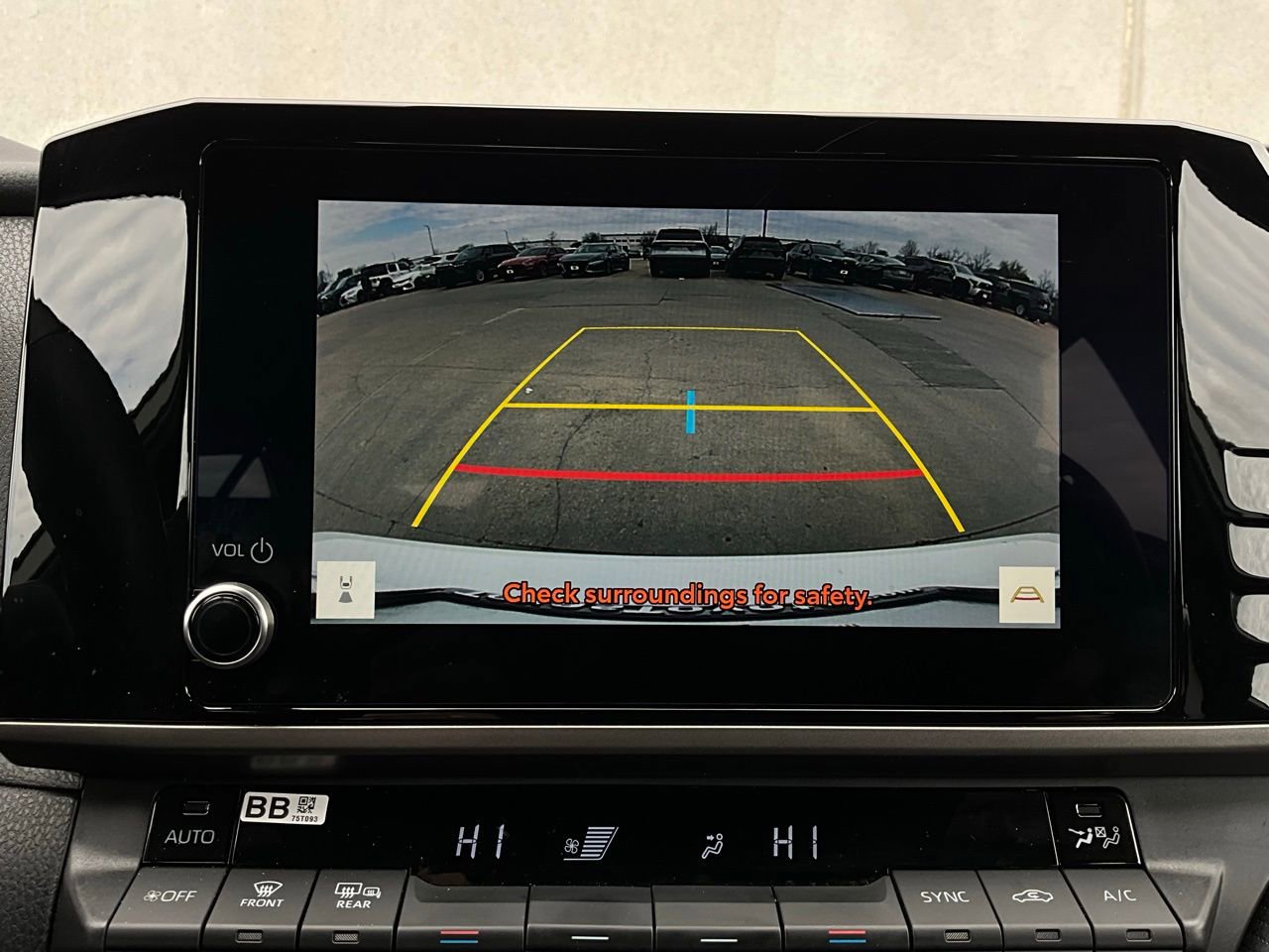 Used 2025 Toyota Camry SE image 30