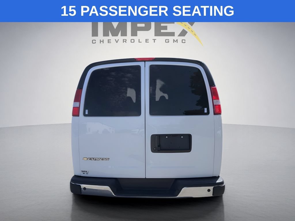 Used 2025 Chevrolet Express 3500 LT w/ LT Preferred Equipment Group RWD image 4