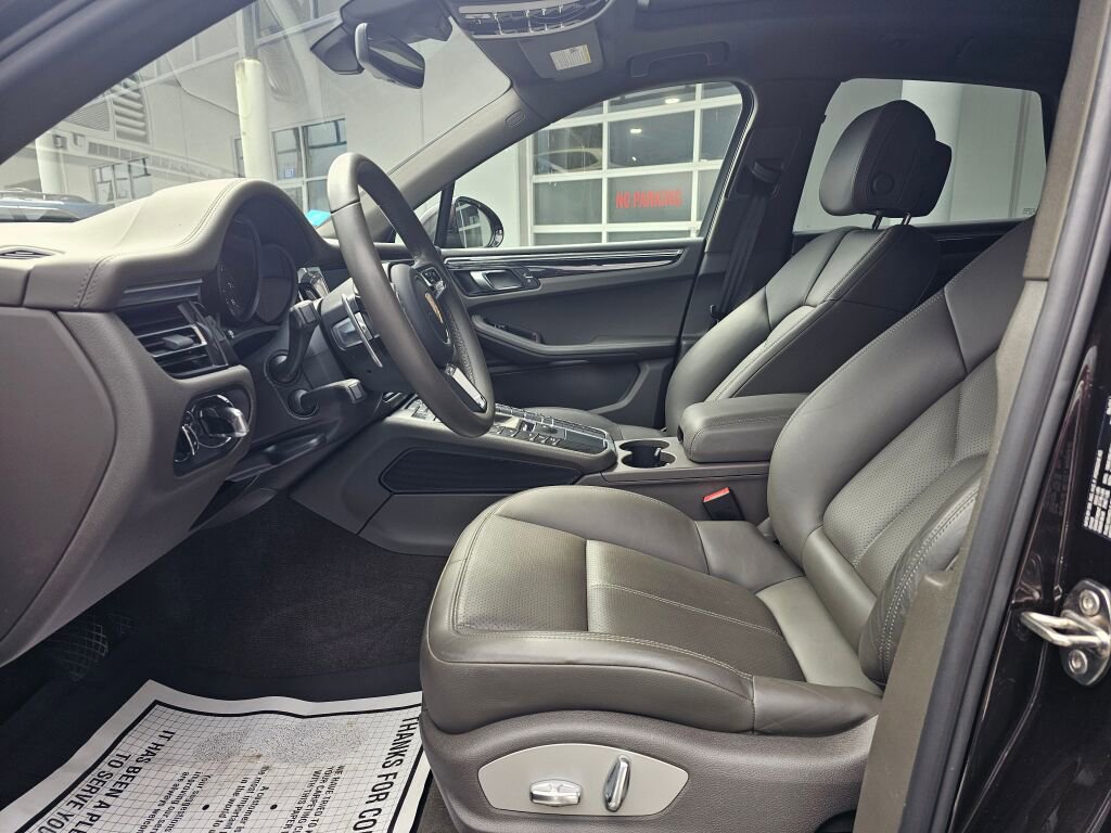 Used 2021 Porsche Macan AWD/4WD image 22