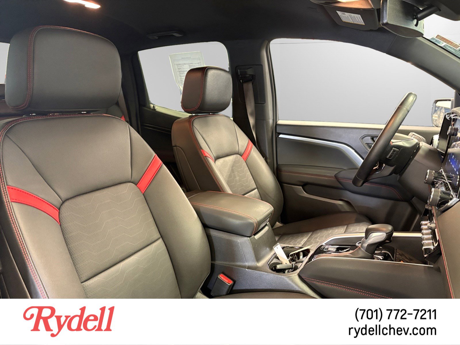 Used 2023 Chevrolet Colorado Z71 w/ Z71 Convenience Package 2 image 16