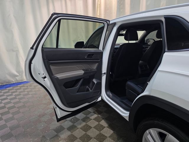Certified 2022 Volkswagen Atlas Cross Sport SE w/ Panoramic Sunroof Package image 26