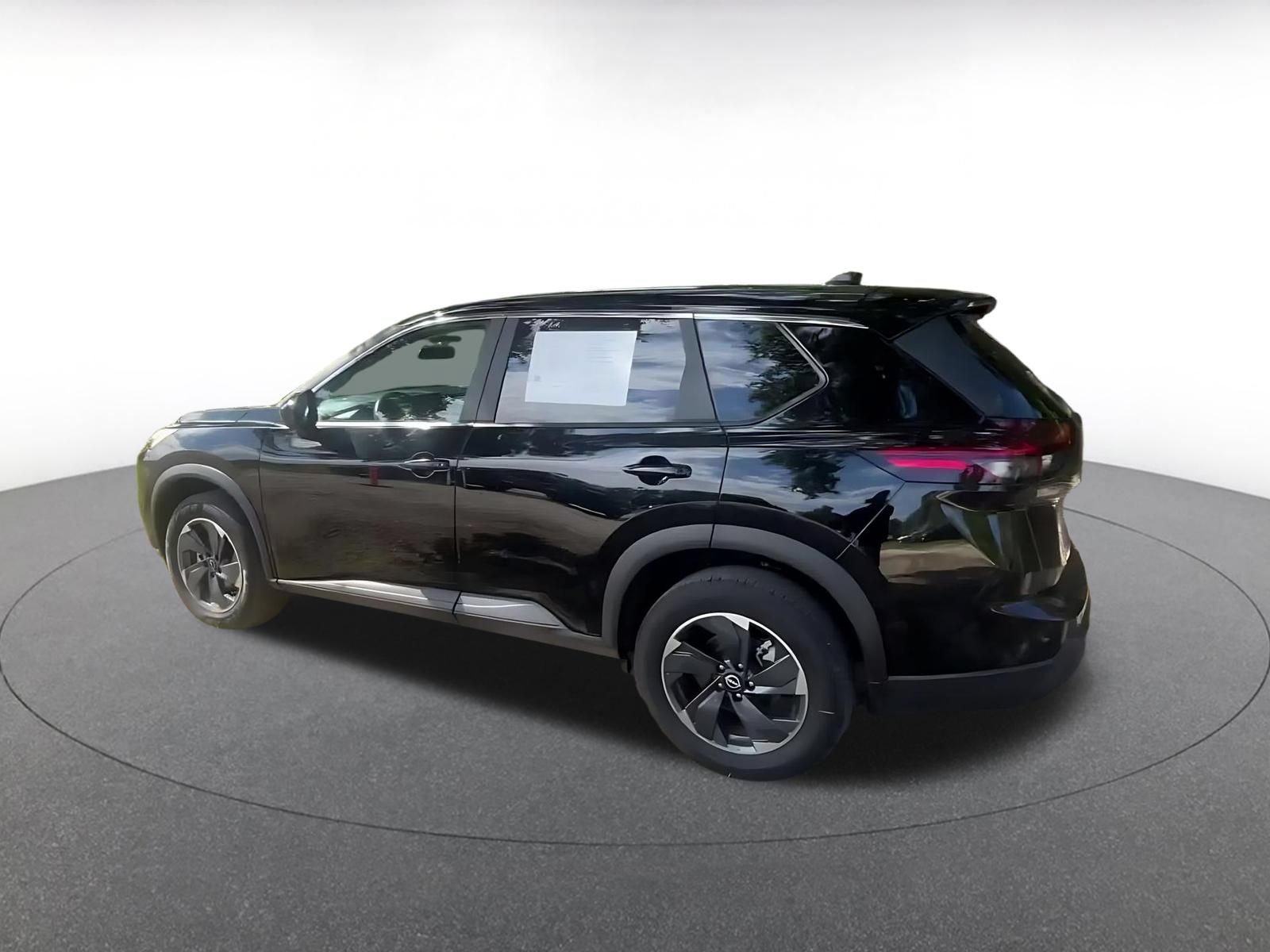 Used 2025 Nissan Rogue SV FWD image 9