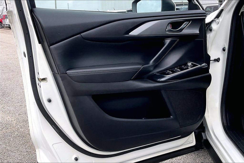 Used 2018 MAZDA CX-9 Touring image 17