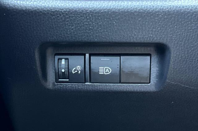 Certified 2022 Toyota RAV4 LE AWD/4WD image 29