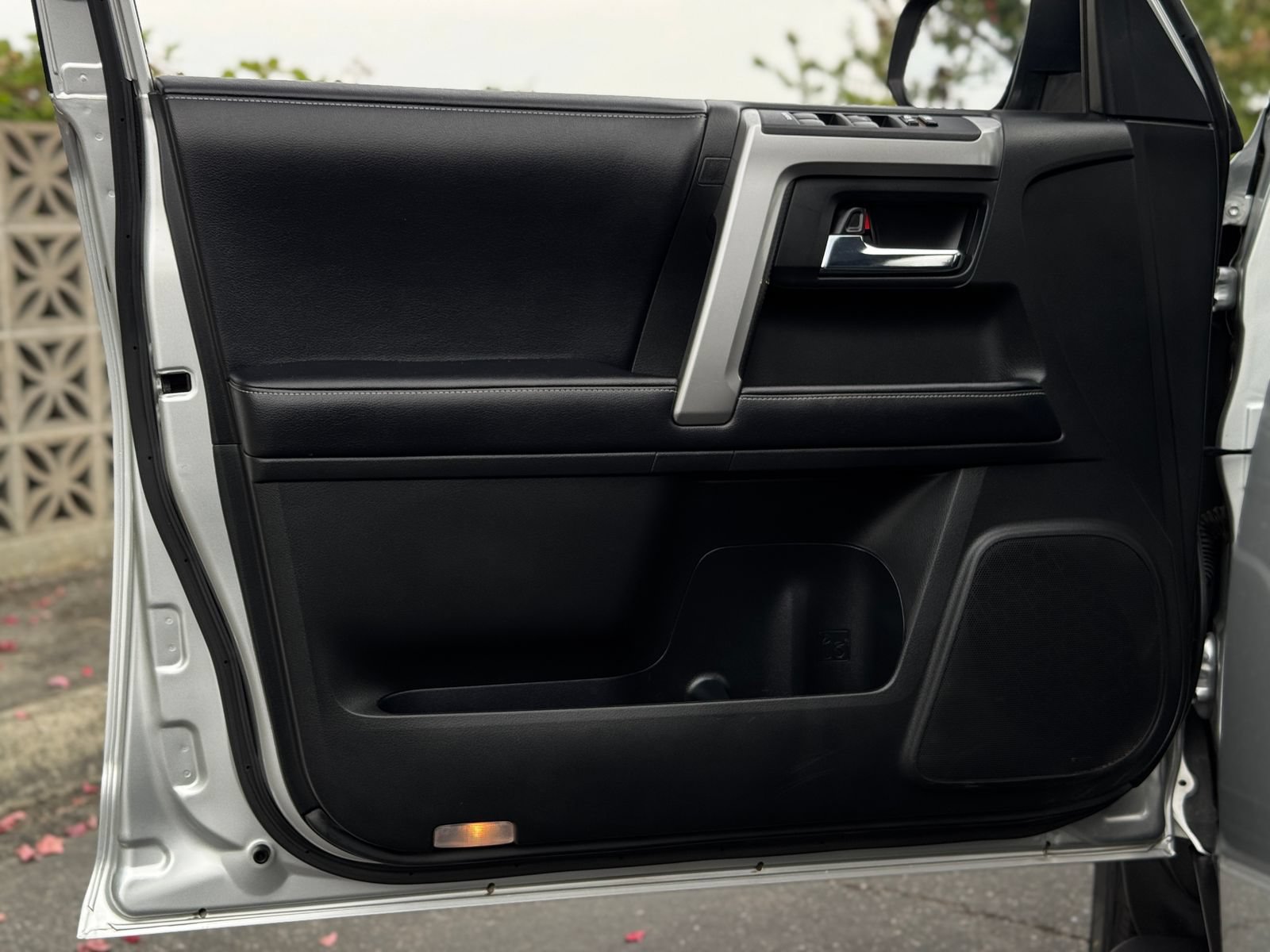 Used 2019 Toyota 4Runner SR5 AWD/4WD image 12