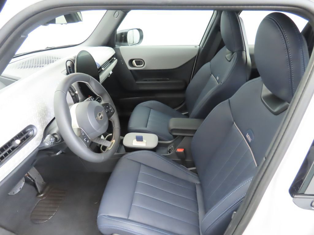 Used 2026 MINI Cooper 4-Door Hardtop image 21