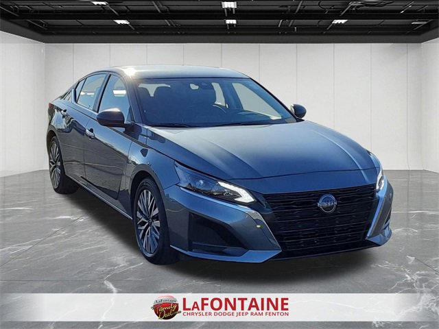 Used 2024 Nissan Altima 2.5 SV image 7