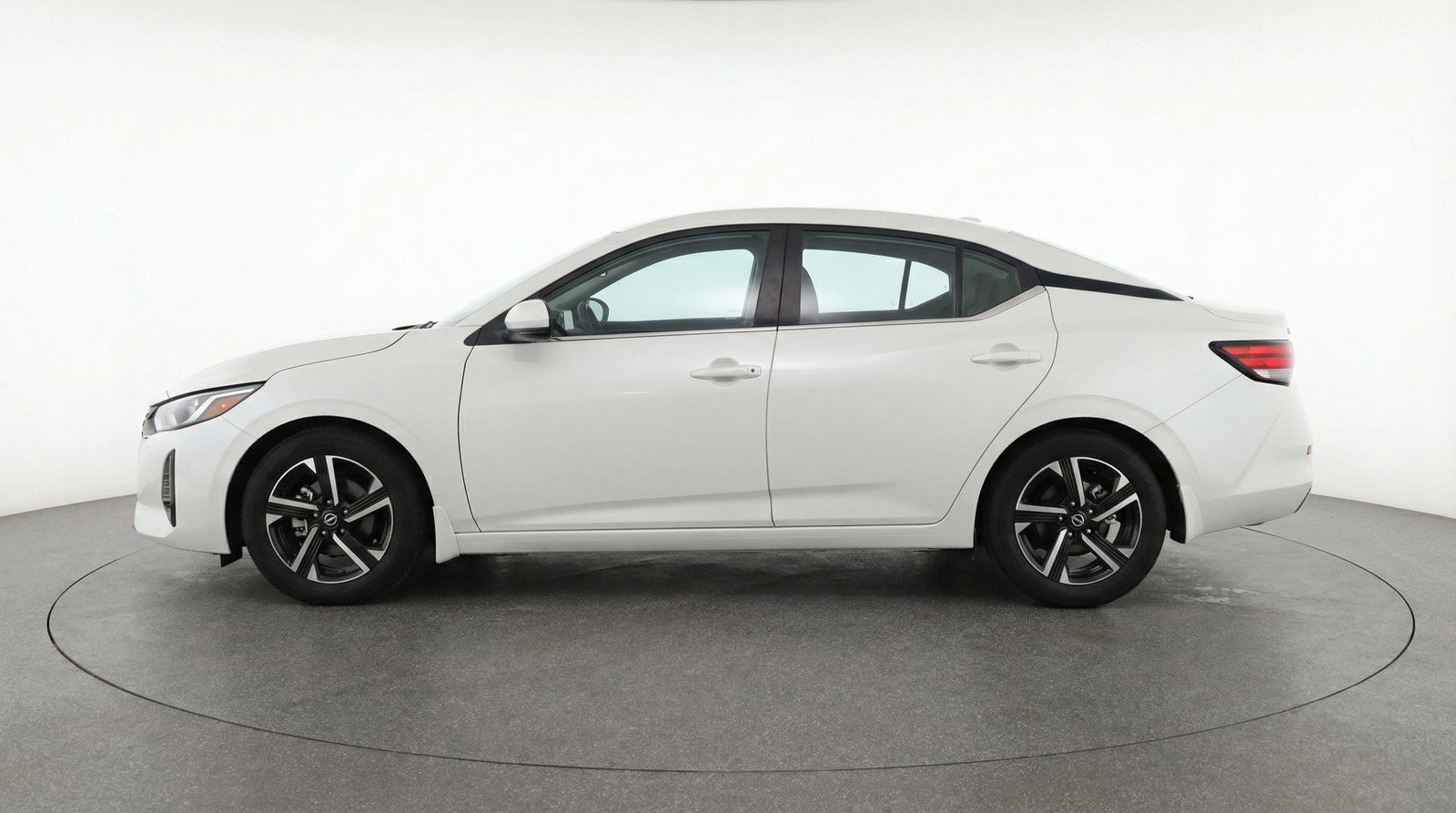 Used 2025 Nissan Sentra SV FWD image 5