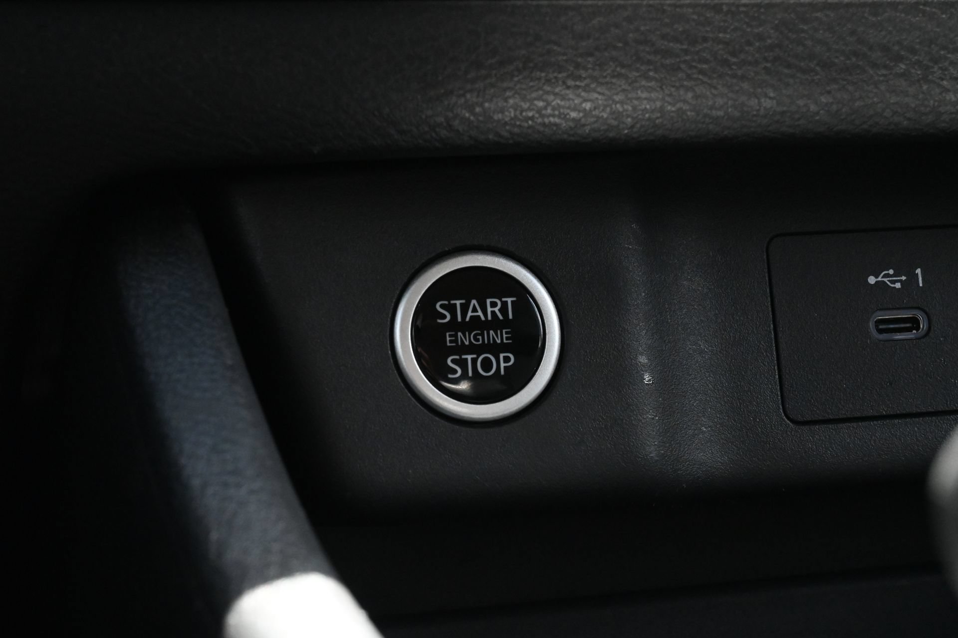 Used 2023 Nissan Rogue SV AWD/4WD image 15