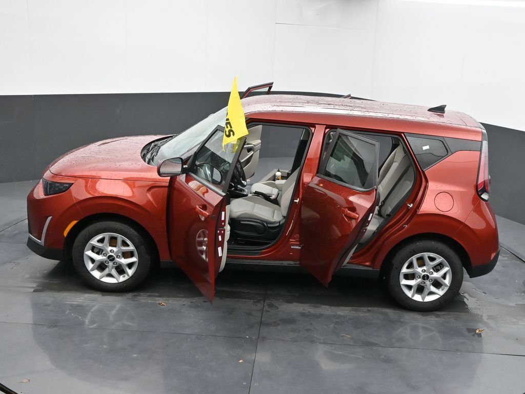 Used 2025 Kia Soul LX w/ LX Technology Package image 65