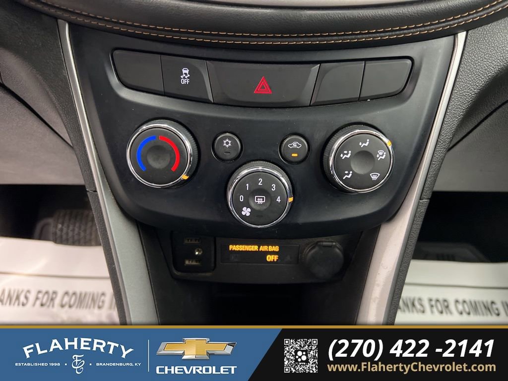 Used 2020 Chevrolet Trax LT w/ LT Convenience Package image 29