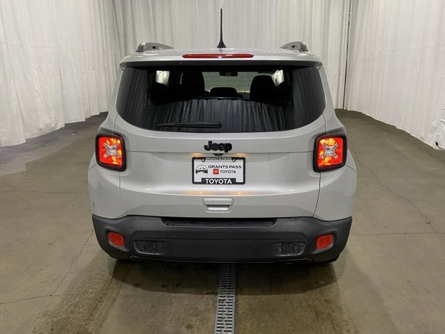 Used 2018 Jeep Renegade Altitude image 5