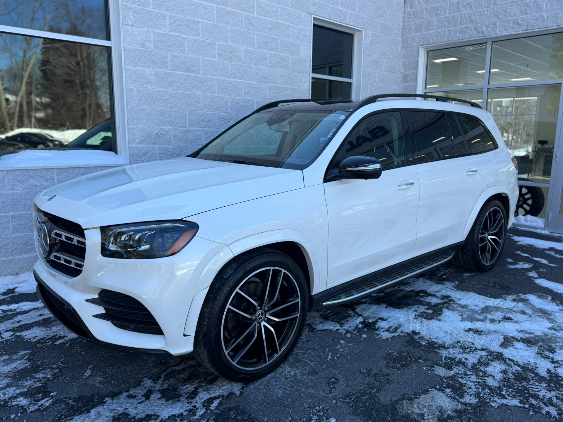 Used 2020 Mercedes-Benz GLS 580 4MATIC image 2