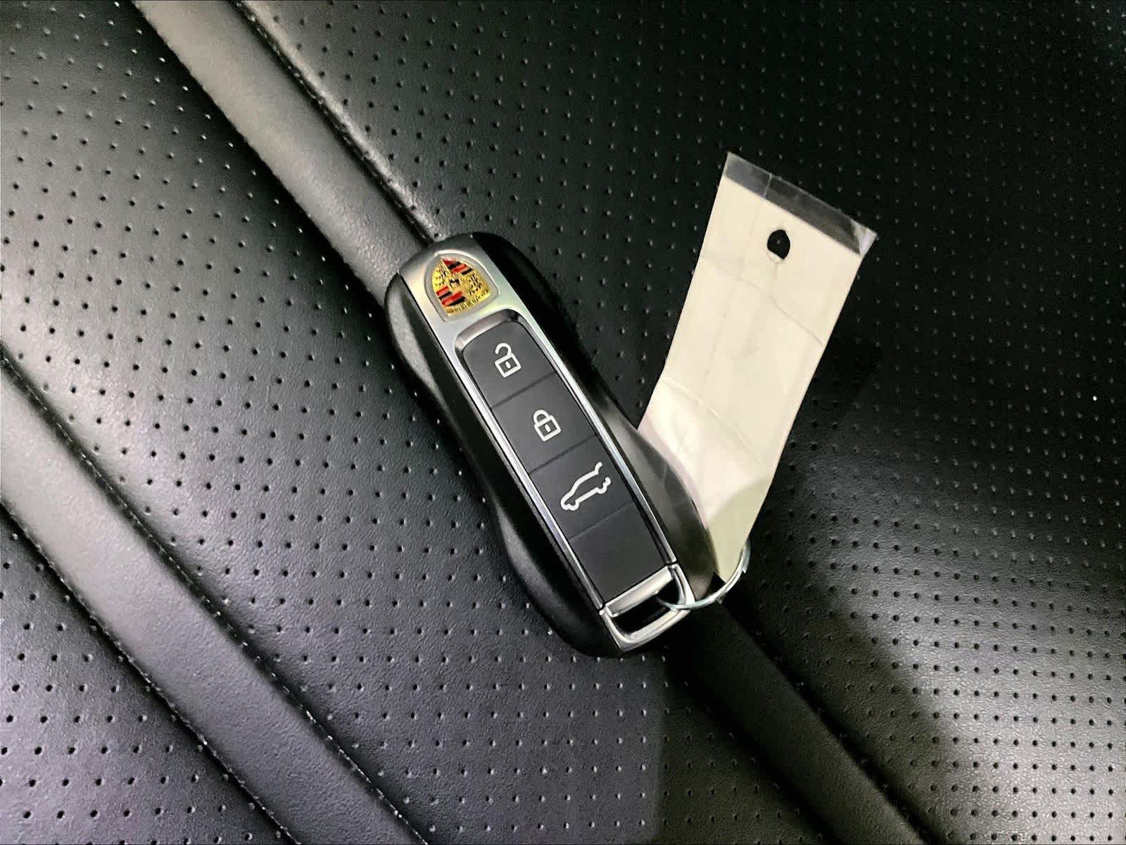 Used 2024 Porsche Cayenne S AWD/4WD image 14