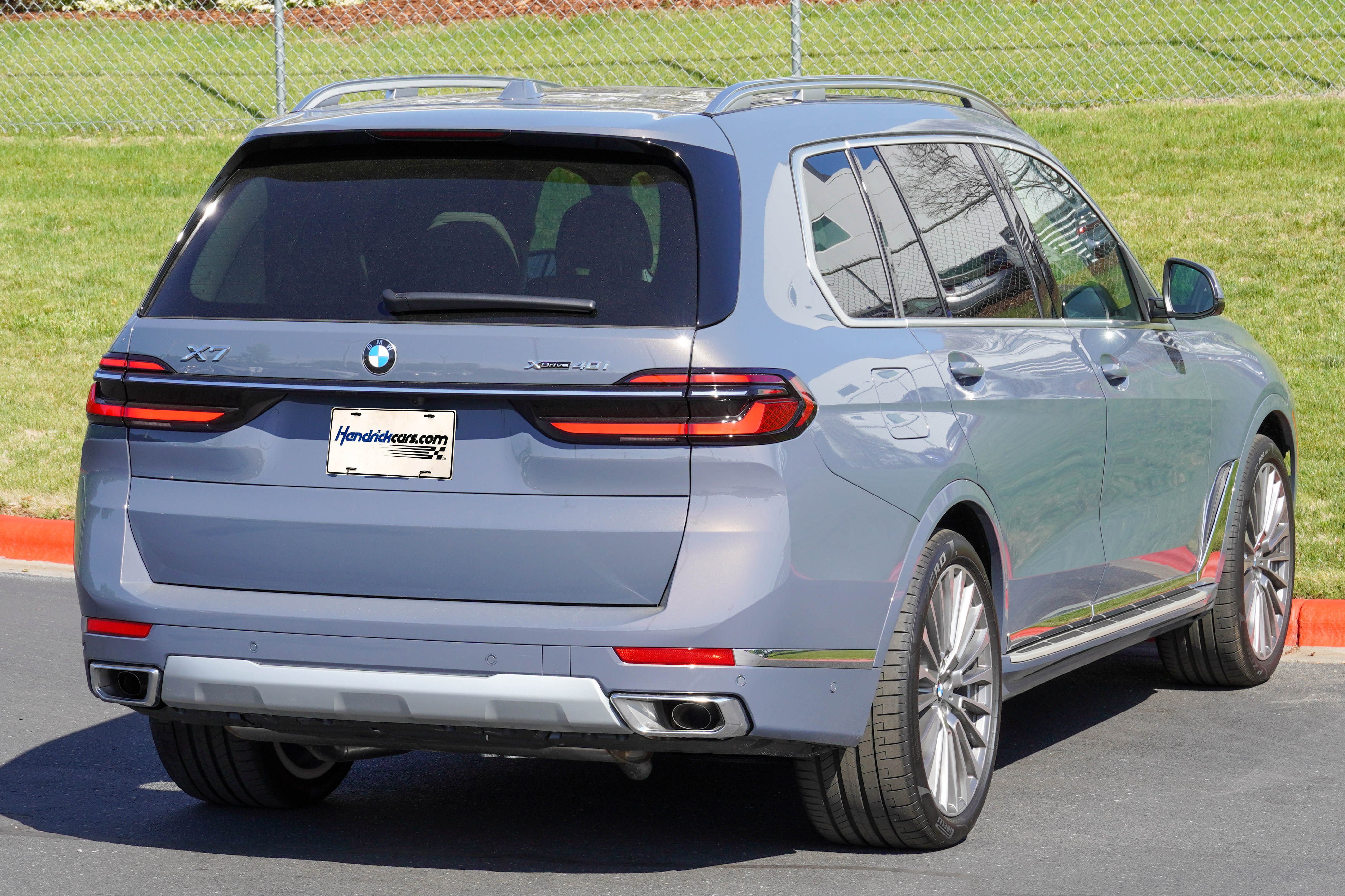 Used 2026 BMW X7 xDrive40i w/ Executive Package image 8