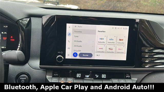 Used 2025 Toyota Camry LE image 3