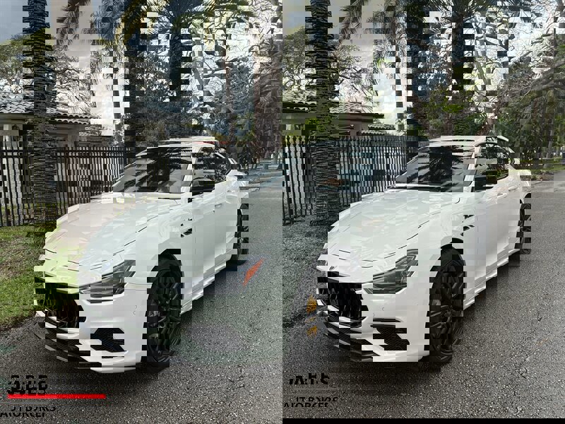 Used 2023 Maserati Ghibli Modena image 12