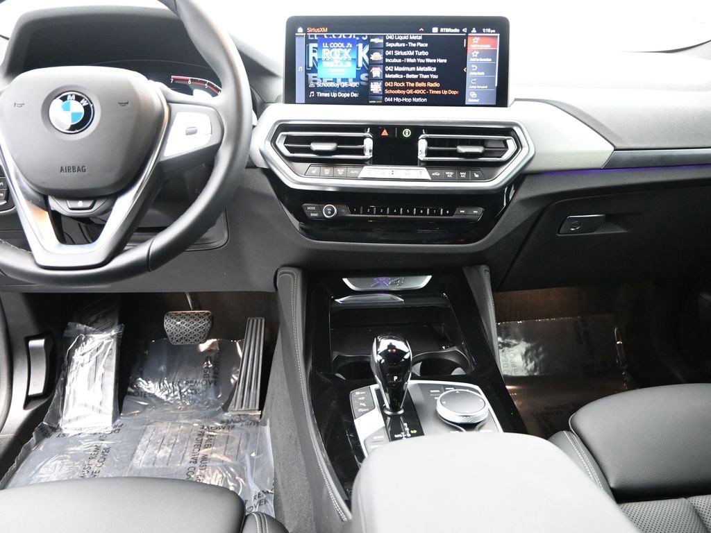 Used 2025 BMW X4 xDrive30i w/ Premium Package image 12