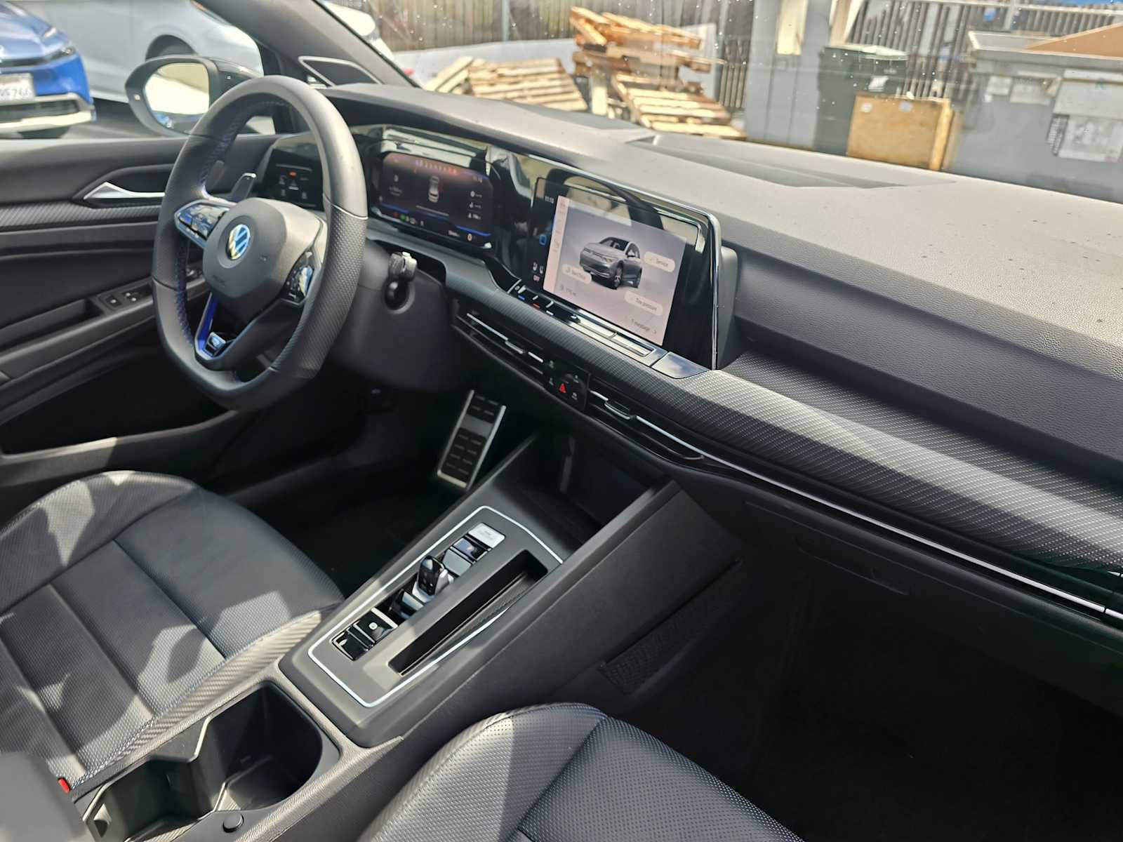 Used 2022 Volkswagen Golf R image 12