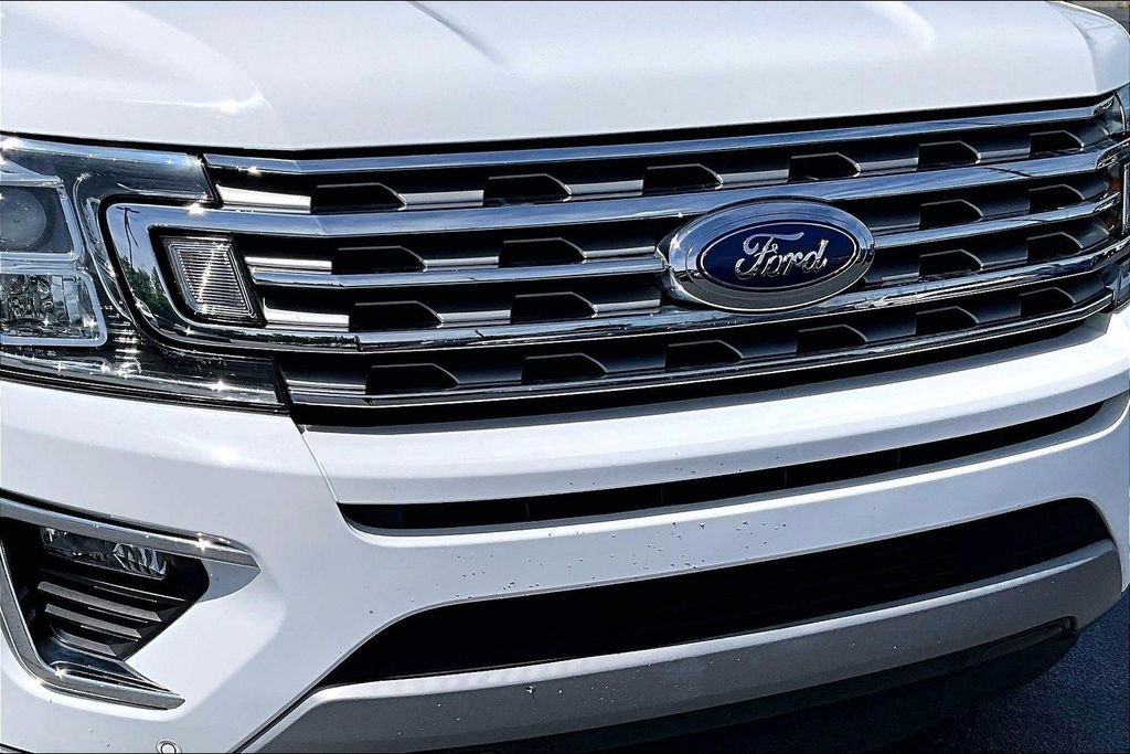 Used 2020 Ford Expedition Max Limited w/ Equipment Group 301A RWD image 29