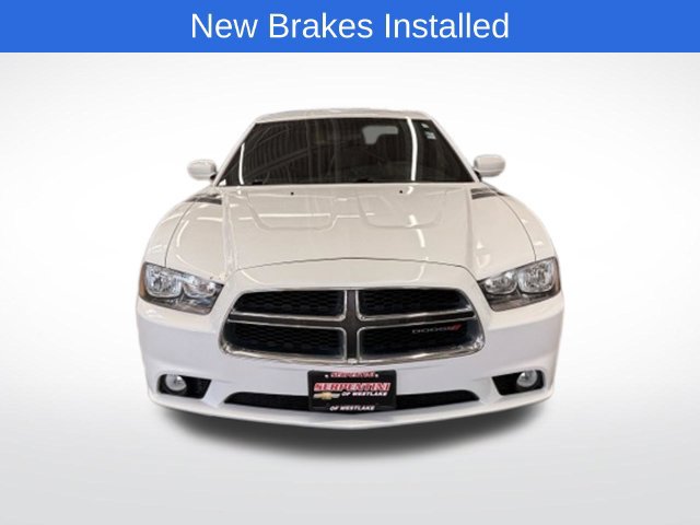 Used 2013 Dodge Charger SE RWD image 2